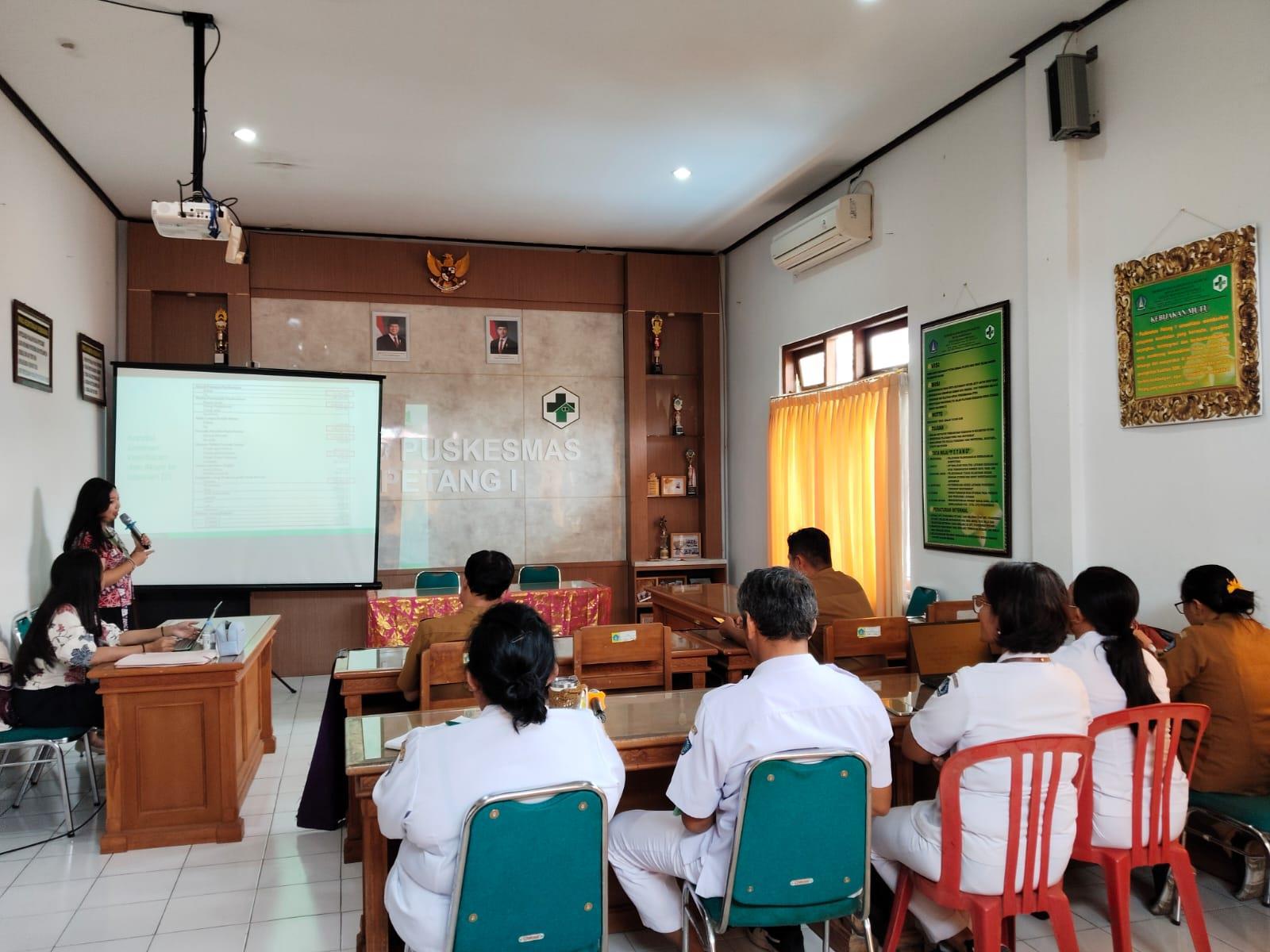 Pemaparan hasil survei kepuasan masyarakat terhadap layanan Puskesmas Petang I